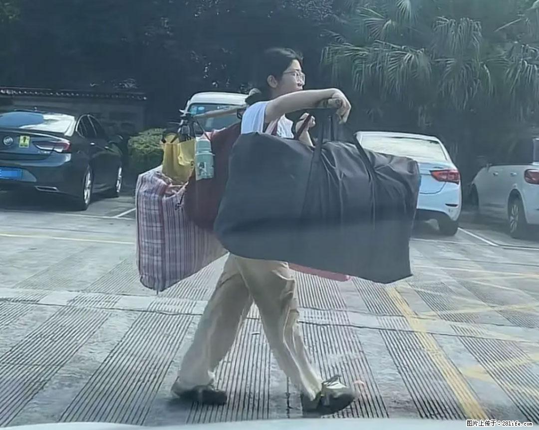 全网追的“扁担女孩”，找了一份暑假工，时薪12元 - 保山生活资讯 - 保山28生活网 bs.28life.com